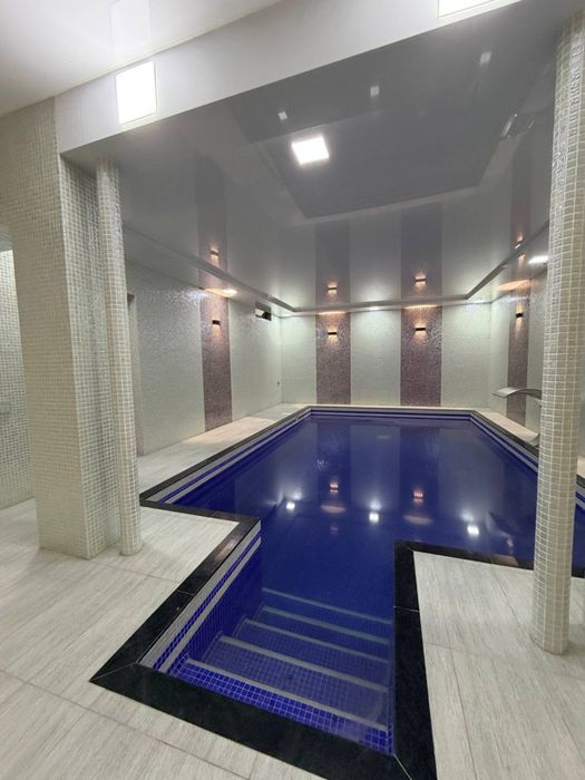 Яккасарай сдаетсья или прдаётся 6,5 сотки 10 комнота