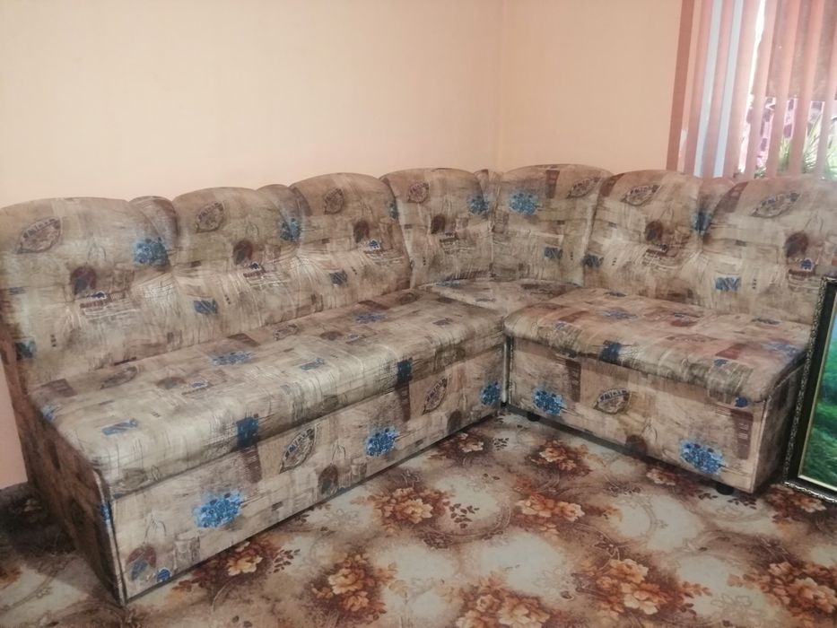 Ъглов разтегателен диван