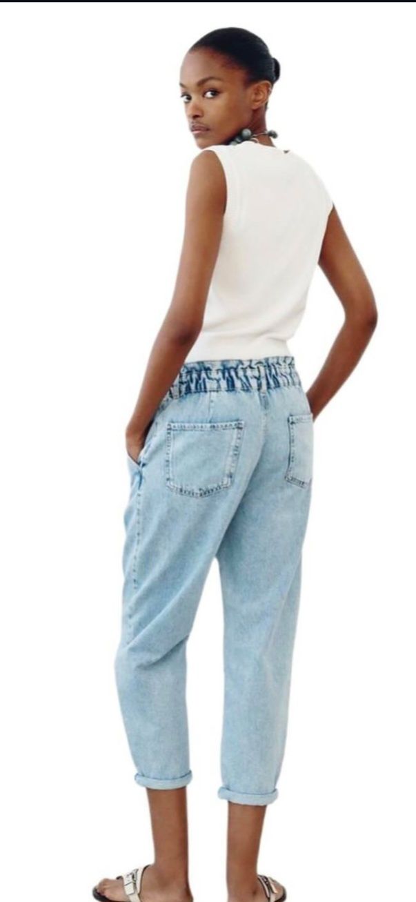 Vând Blugi Zara moms Jeans talie elastic Damă