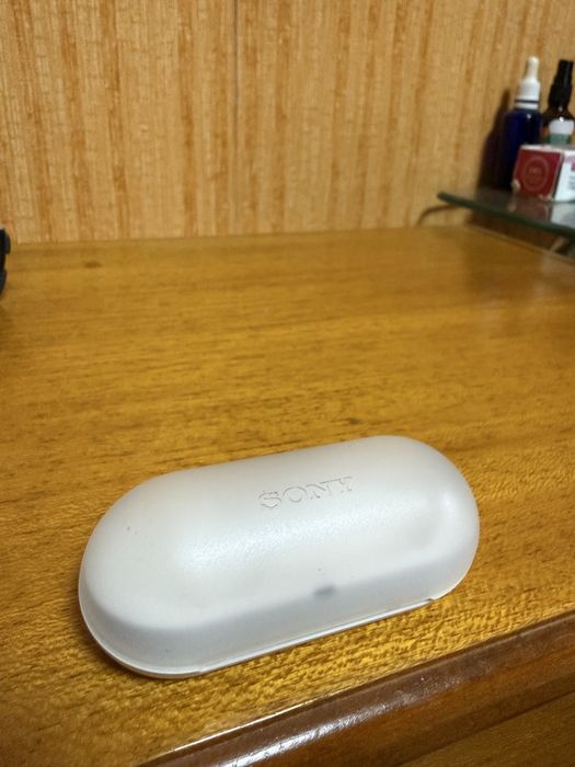 Sony WF-C500 заряден кейс