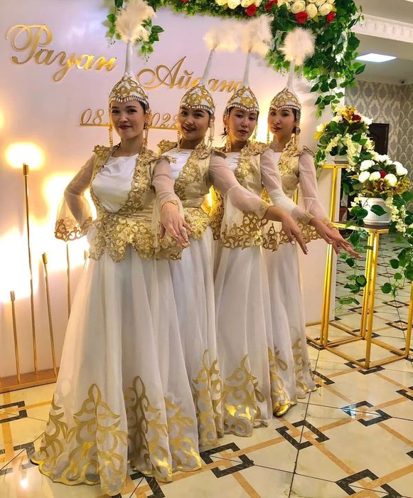 Танцевальные платья