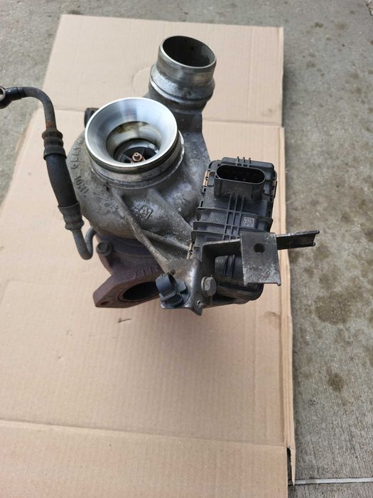 Turbina stricata bmw f10,f30,e90,f20 2.0d 184 cp joc axial 2012 N47