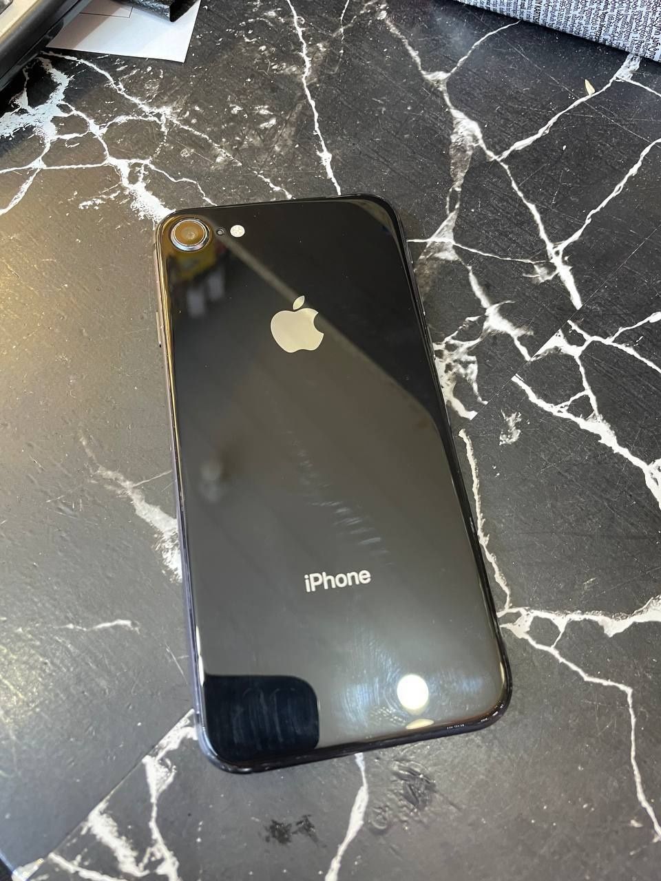 IPHONE 8 сотилади