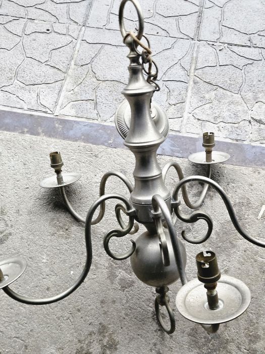 Candelabru vechi alama