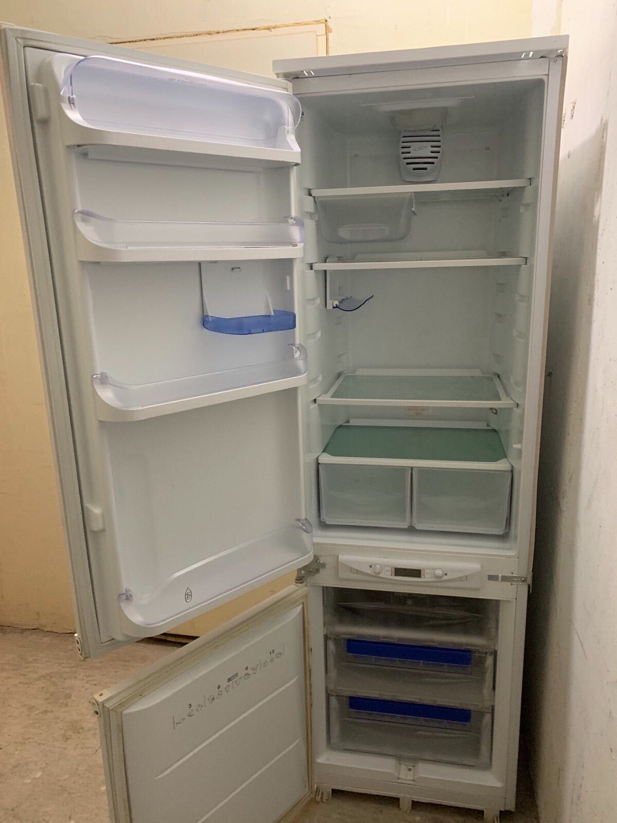 Хладилник Ariston