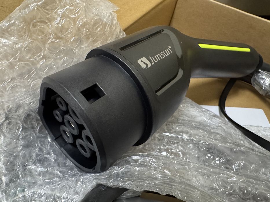 Зарядно за електрически автомобил 16A 3.7kW Type 2