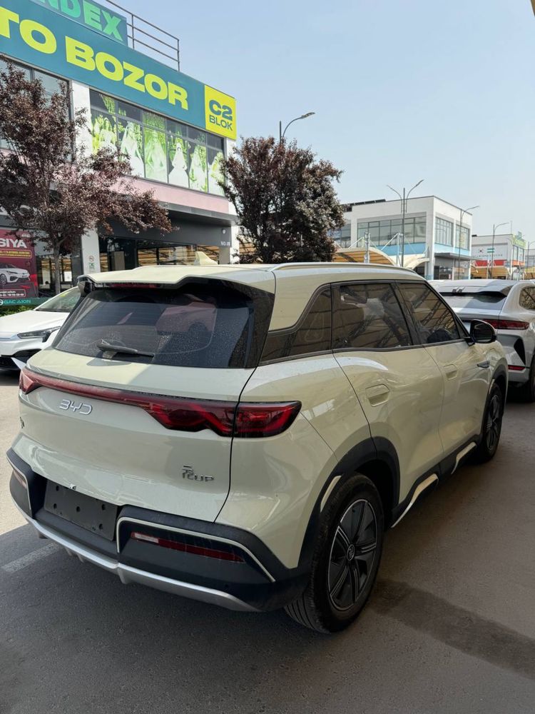 Byd Yuan Up dop opsiya