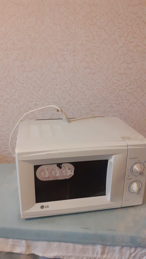 Продам микроволновую печь Самсунг