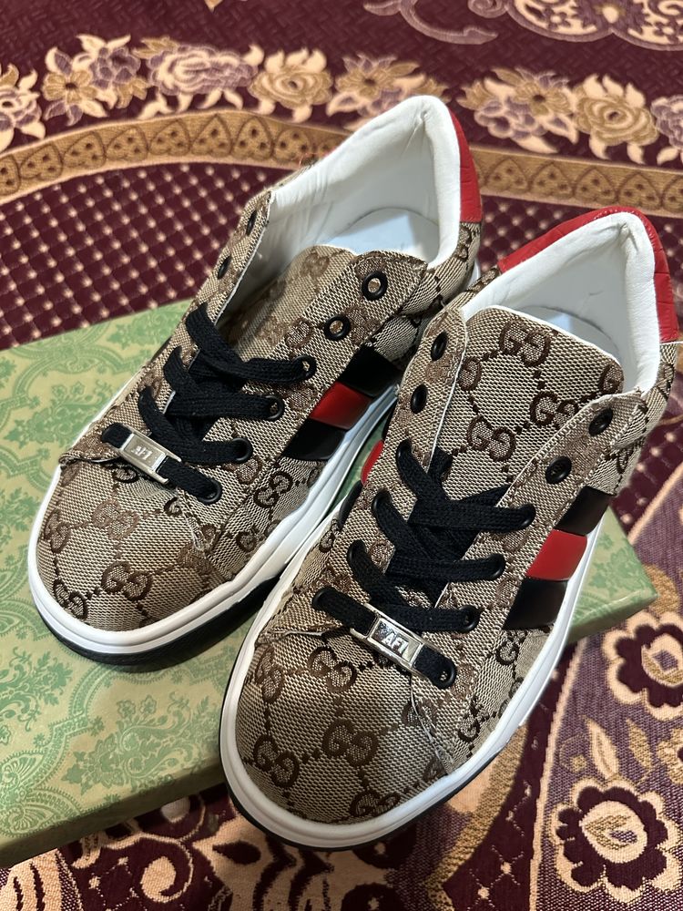 Gucci кроссовка
