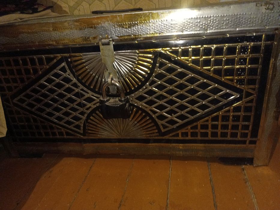 Сундук, Сандикча дл(узунасига)-75, ширина(книга кенглиги)-37, рост(буй