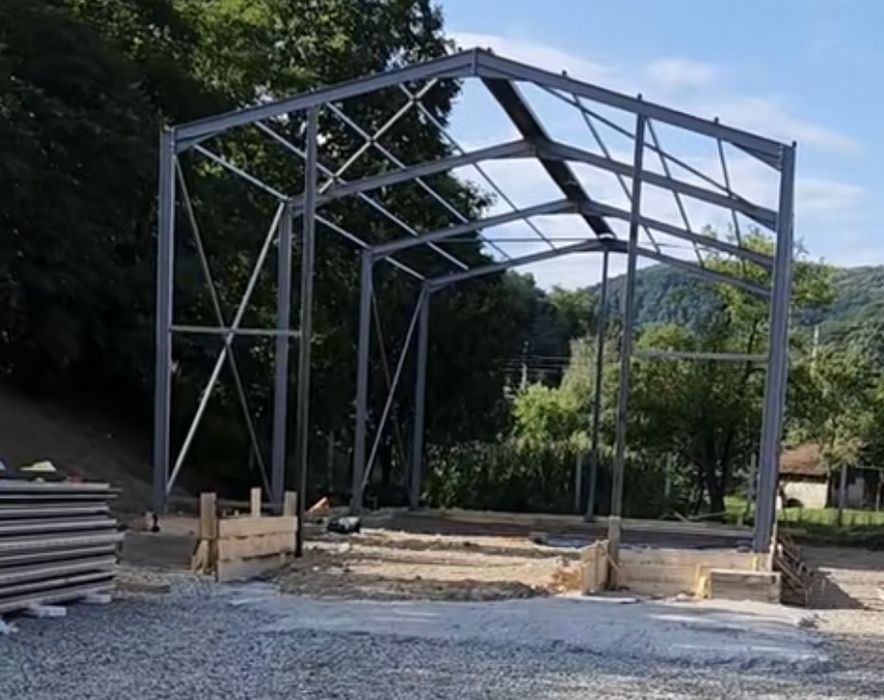 Hale structuri metalice din stoc