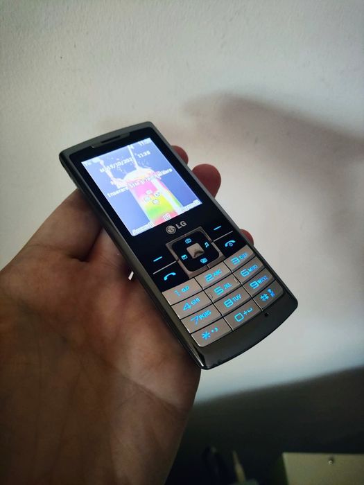 LG S310 ( decodat, meniu în limba română)