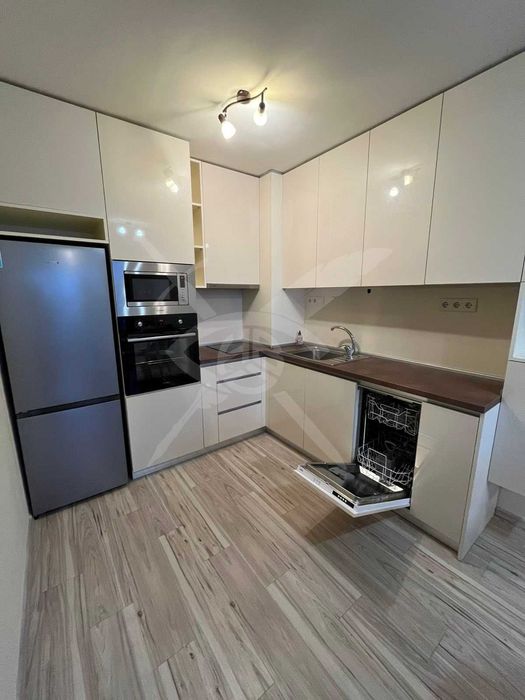 Тристаен апартамент под наем в Христо Смирненски  11145201