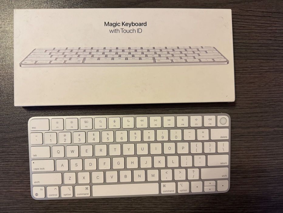 Нова клавиатура Magic Keyboard с Touch ID