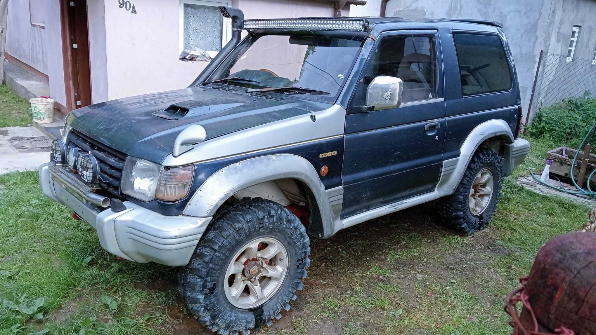 Mitsubishi Pajero 2.5