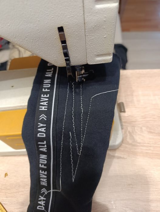 Шевна машина със вграден мотор.