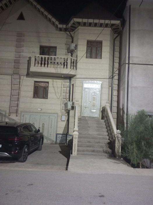 Икки каватли жой барча жихозлари Билан сотилади