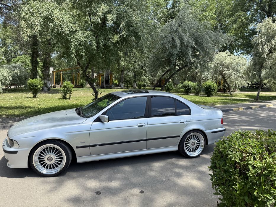 Bmw e39 M-paket 2.5i automat !