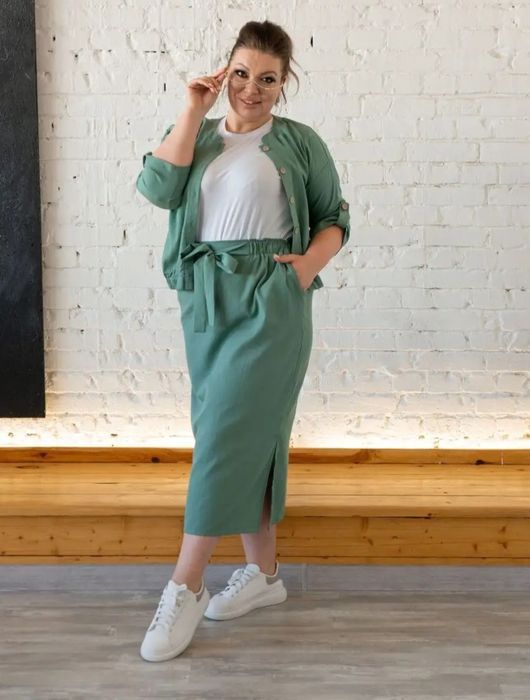 Летний костюм из натуральной ткани 52-56 р