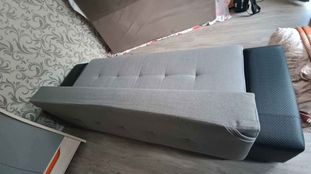 Canapea extensibila excelenta