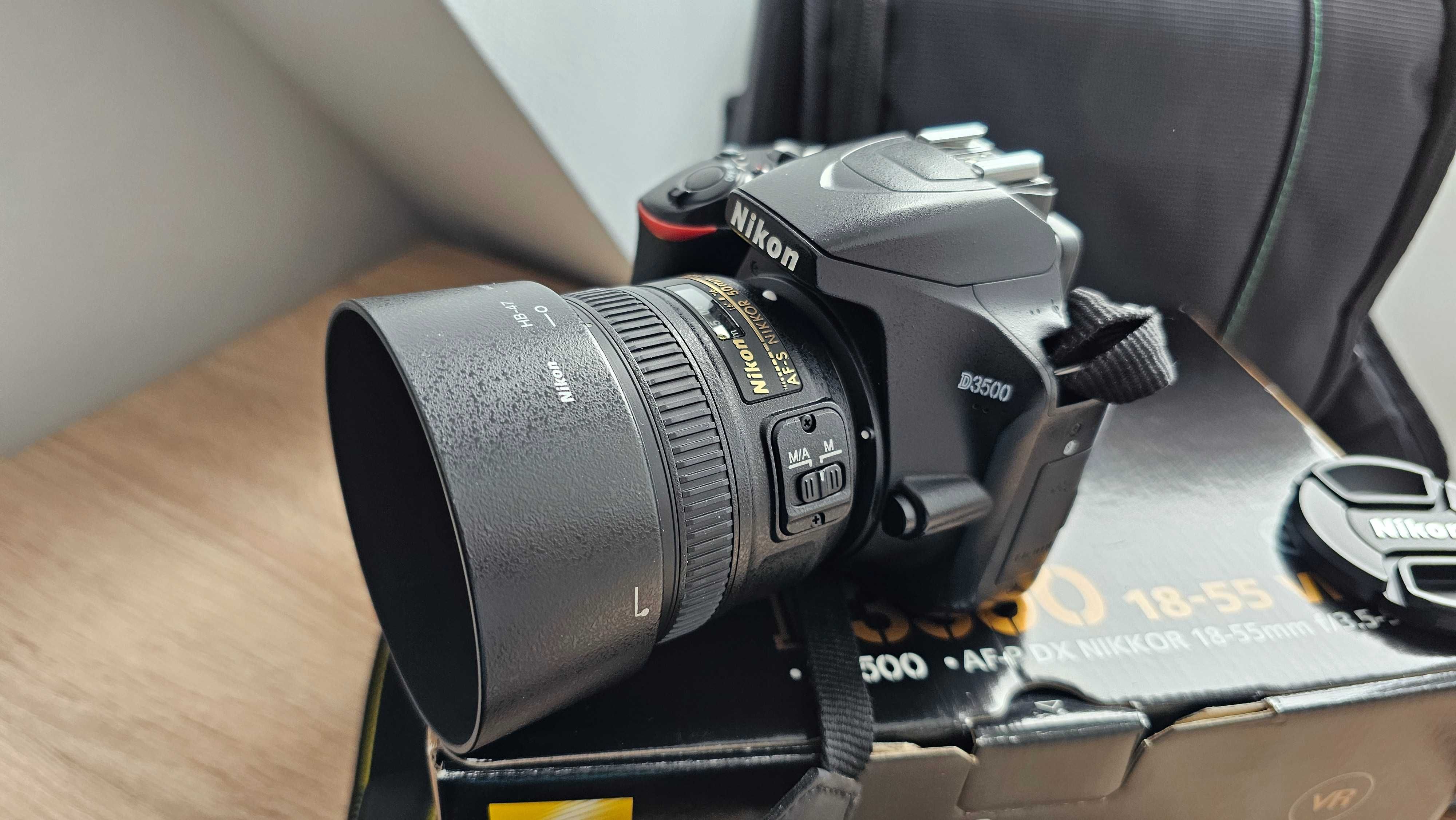 Nikon D3500 Black обектив Nikon AF-S Nikkor 50mm f/1.8G