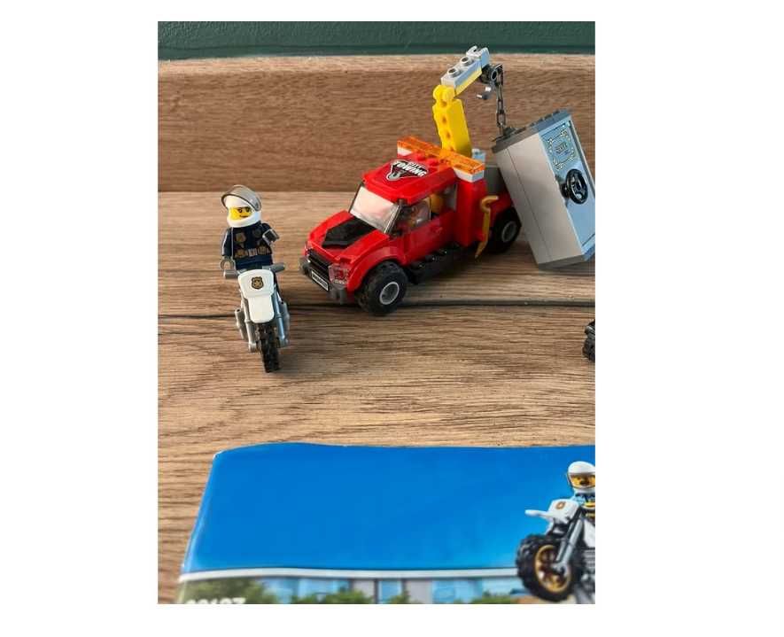 Set de Constructie tip LEGO Cityes, 144 Piese,Camionul de Remorcare