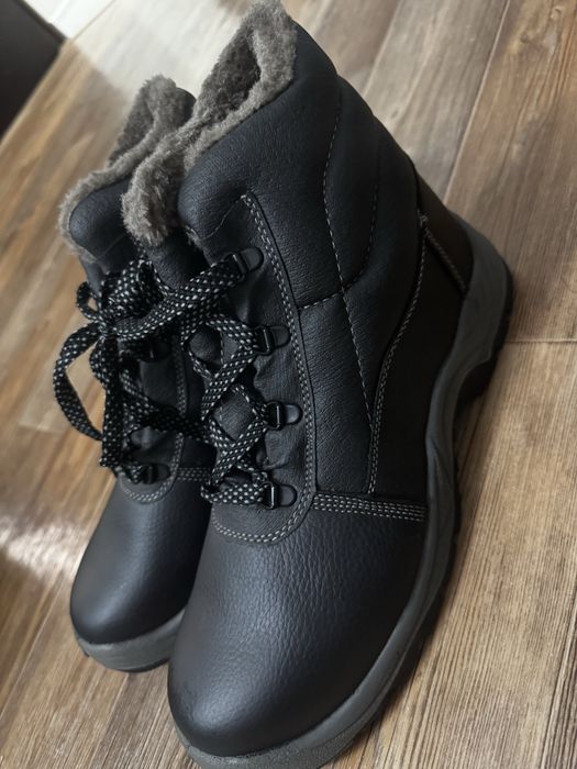 Спецобувь. Новая новая. Зимняя. Размер 41,42