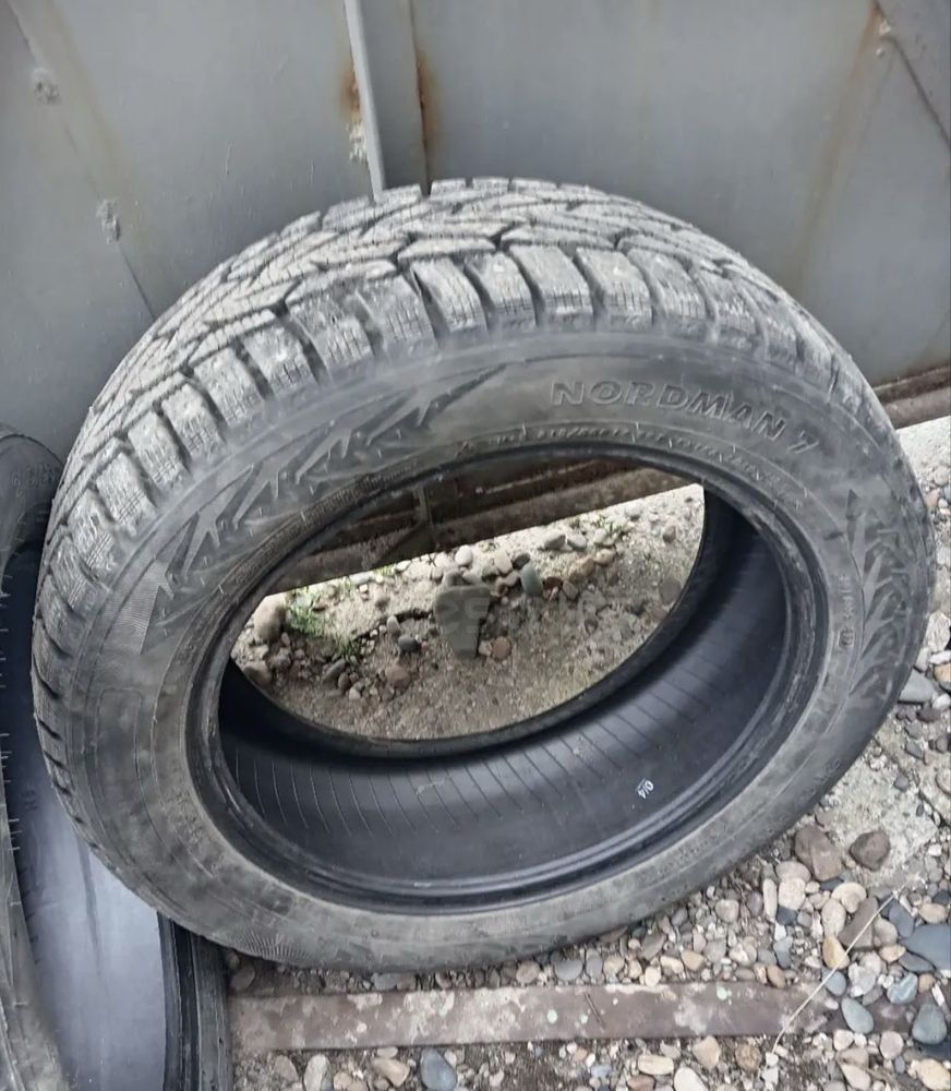 Nokian. R17/215/55 normand