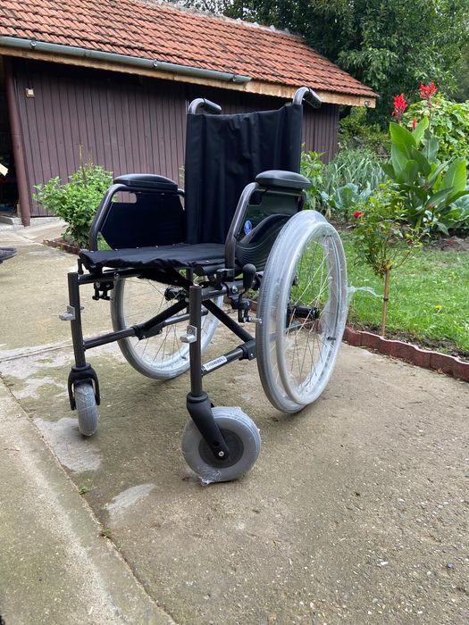 Carucior persoane cu handicap