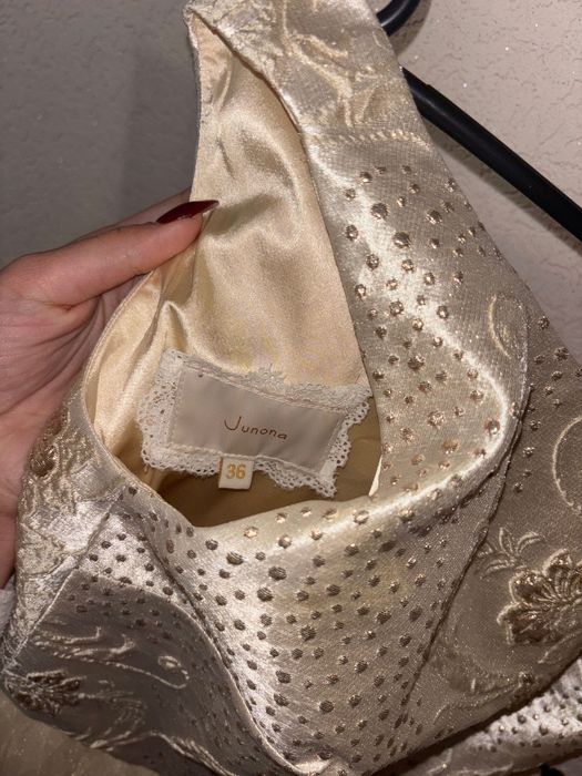 Рокля с панделка