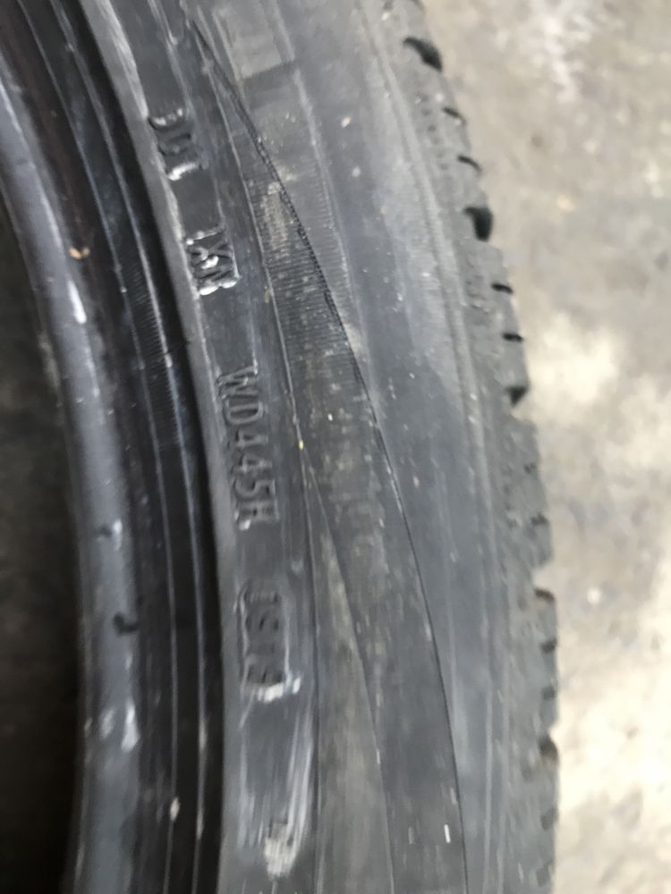 265-40-22  patru bucati anvelope MS PIRELLI