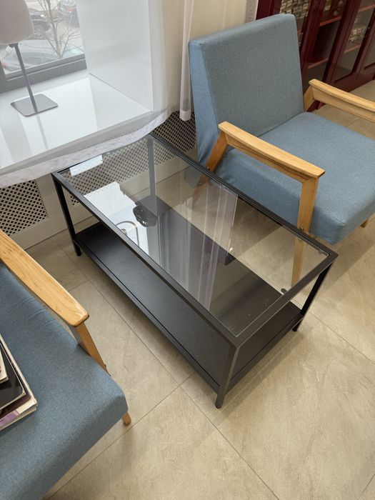 Журнальный столик со стеклом - стильный, металлокаркас, черный