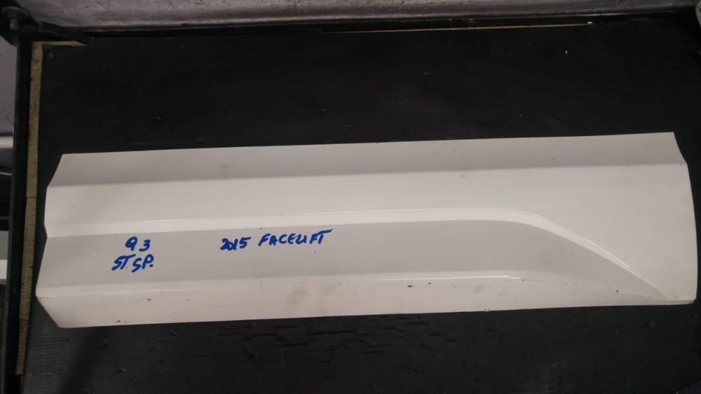 bandou ornament usa stanga spate audi q3 8u facelift 2011-2018 8u0853969d