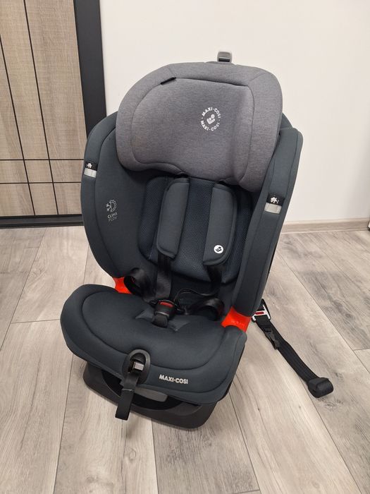 Столче за кола maxi cosi titan pro 2 isofix