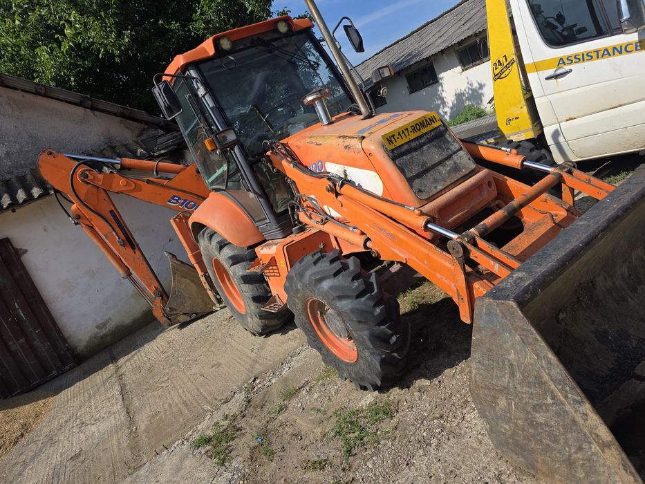 Buldoexcavator fiat  kobelco 2004 6500ore.