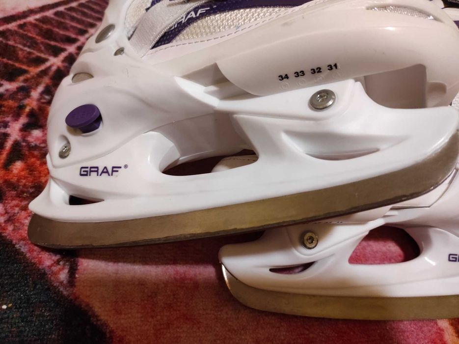 Кънки за лед и каска