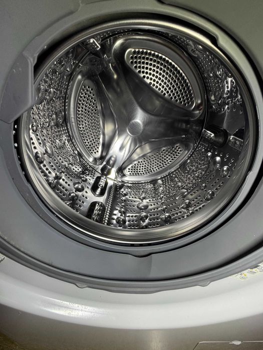 Masina spalat rufe LG F4WN207N4E invert (7kg, 1400 rotatii) impecabila
