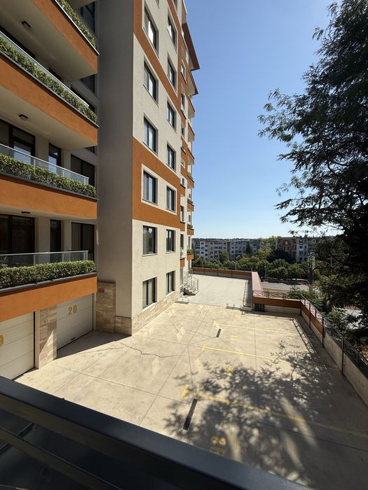 Продава се Тристаен апартамент в Варна, Бриз - 100 кв.м за 15 €/кв.м - Снимка #18