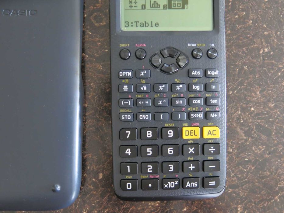Научен калкулатор Casio fx-82EX Classwiz