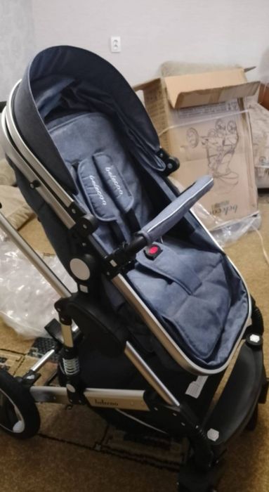 Продам коляску для ребенка от 0-4 лет