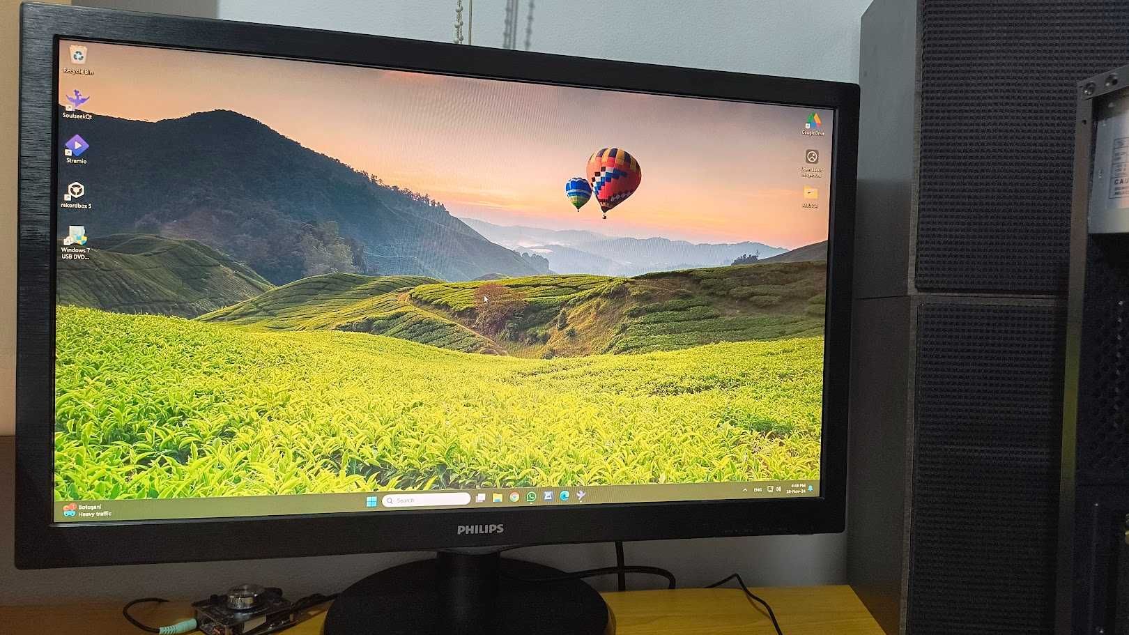 desktop  +  monitor philips 27``  +  tastatura mecanica marvo kg901c