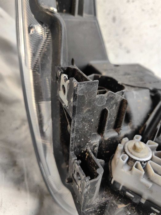 Оригинални  фарове Ляв Десен   Субару  Subaru Forester Full Led