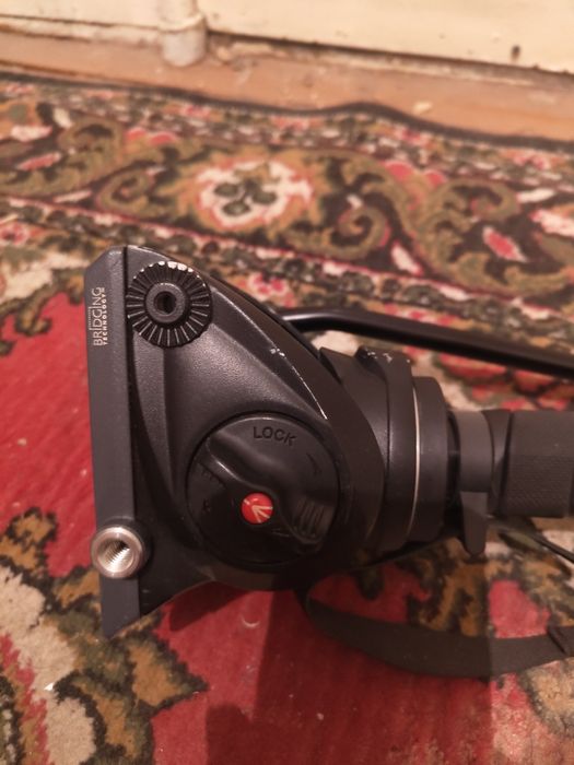 Продам монопод manfrotto в хорошем состоянии