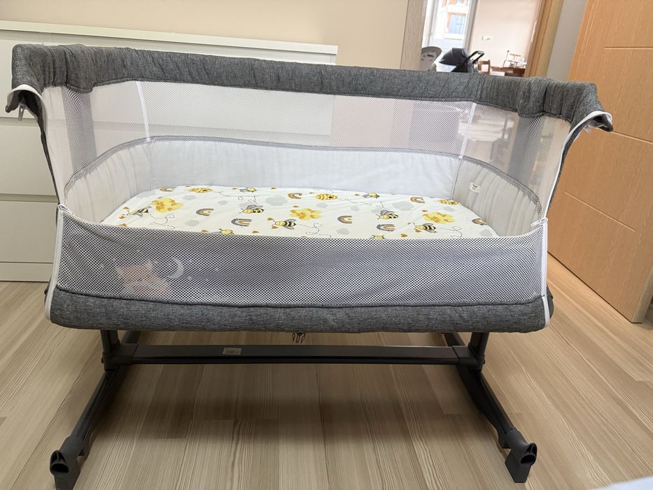 Бебешко легло next to me cangaroo always together