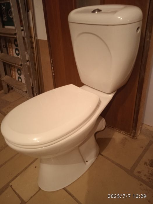 Продам унитаз б у