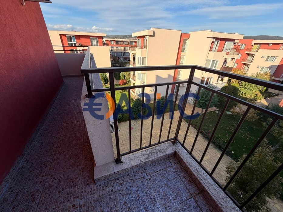 Тристаен апартамент в комплекс Holiday Fort Golf Club, 66 кв. м.,