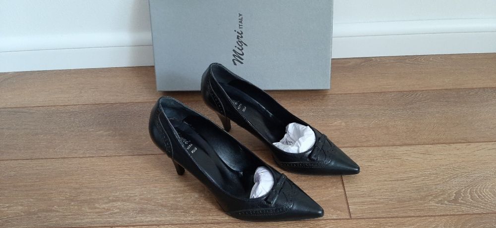 Нови, 38 номер, италиански, естествена кожа, официални дамски обувки,