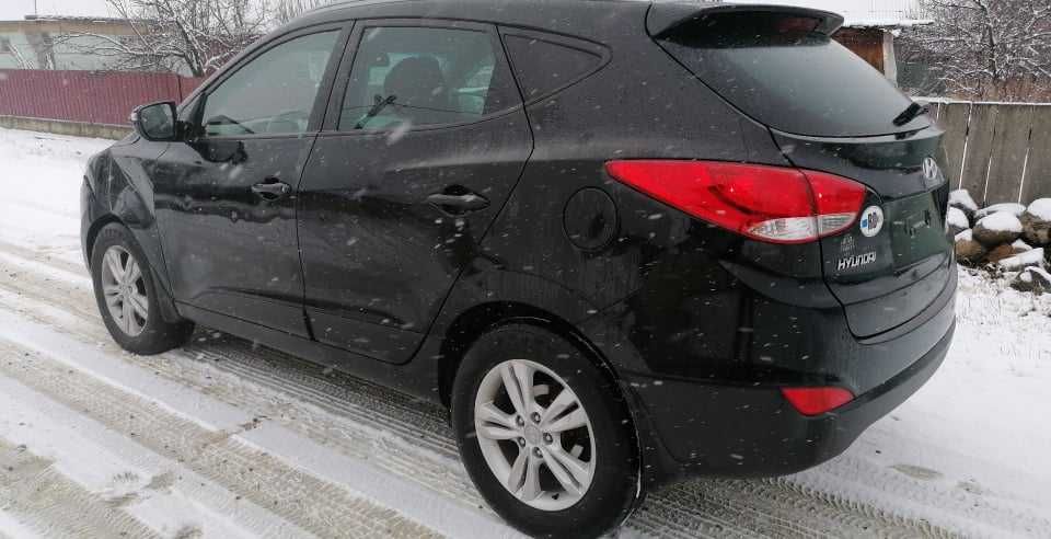 bara fata faruri capota haion Hyundai IX35 2012