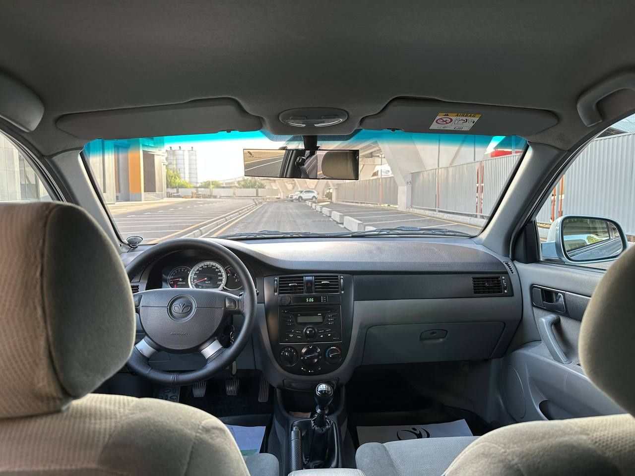 Jentra 2015 yil 76 000 km prabeg idealniy sastiyanada bitta petno bor