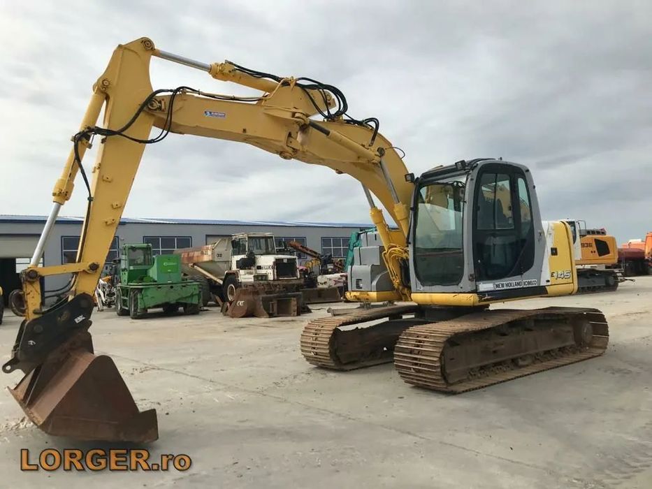 New Holland E145 Excavator pe senile New Holland E145